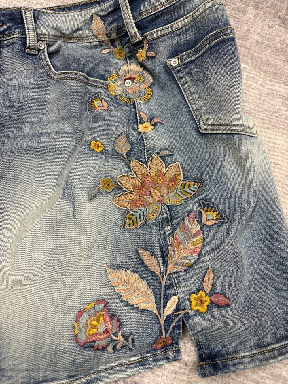 Grace in LA Women’s M Floral Stitch Stretch Denim Skirt Western Festival Natural - Picture 9 of 11